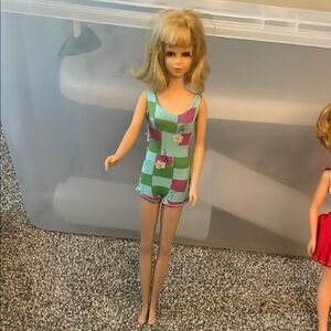 Francine from the 60s in Green and Pink Outfit